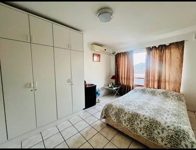 6 BEDROOM HOUSE FOR SALE IN RESERVOIR HILLS